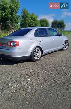 Седан Volkswagen Jetta 2006 в 