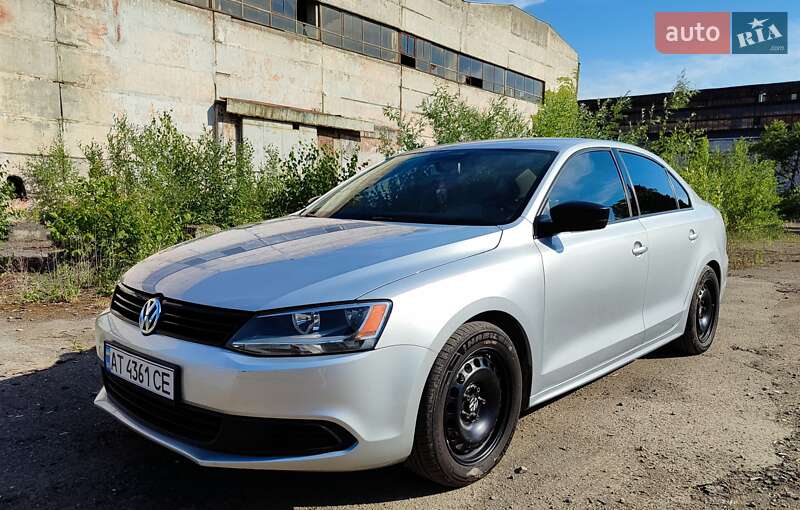 Седан Volkswagen Jetta 2014 в Ивано-Франковске