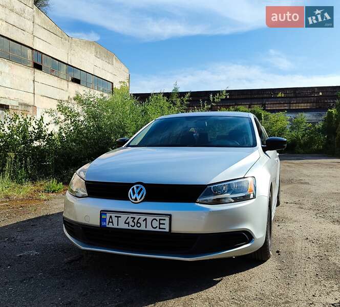 Седан Volkswagen Jetta 2014 в Ивано-Франковске