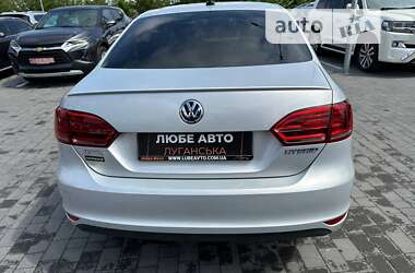 Седан Volkswagen Jetta 2013 в Львові