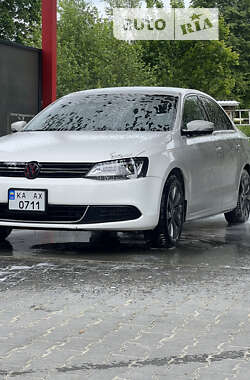 Седан Volkswagen Jetta 2013 в Бориславе