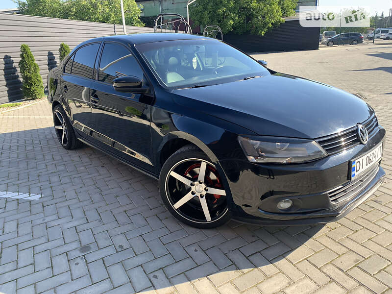 Седан Volkswagen Jetta 2012 в Івано-Франківську