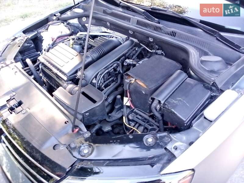 Седан Volkswagen Jetta 2016 в Кропивницком