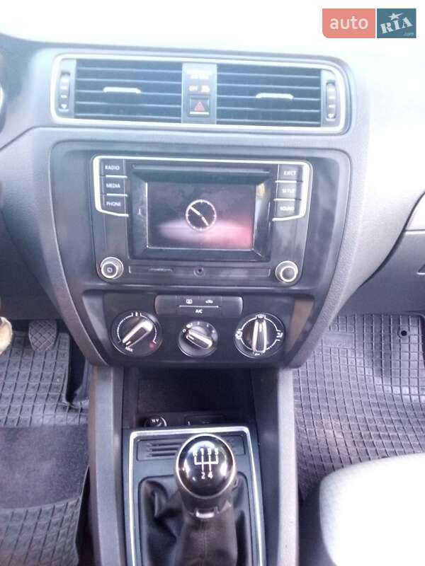 Седан Volkswagen Jetta 2016 в Кропивницком