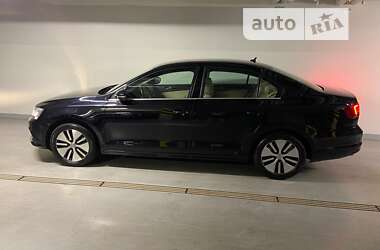 Седан Volkswagen Jetta 2016 в Луцьку