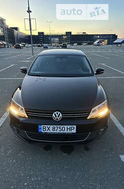 Седан Volkswagen Jetta 2013 в Кам'янець-Подільському