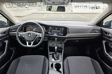 Седан Volkswagen Jetta 2020 в Києві