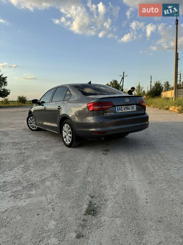 Седан Volkswagen Jetta 2015 в Кривом Роге