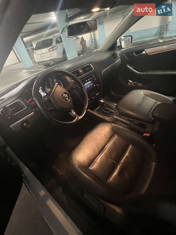 Седан Volkswagen Jetta 2016 в Киеве
