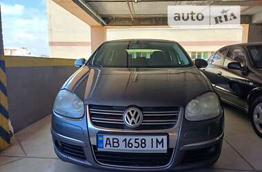 Седан Volkswagen Jetta 2009 в Виннице