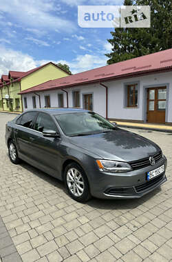 Седан Volkswagen Jetta 2014 в Львові