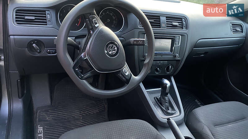 Седан Volkswagen Jetta 2015 в Сумах