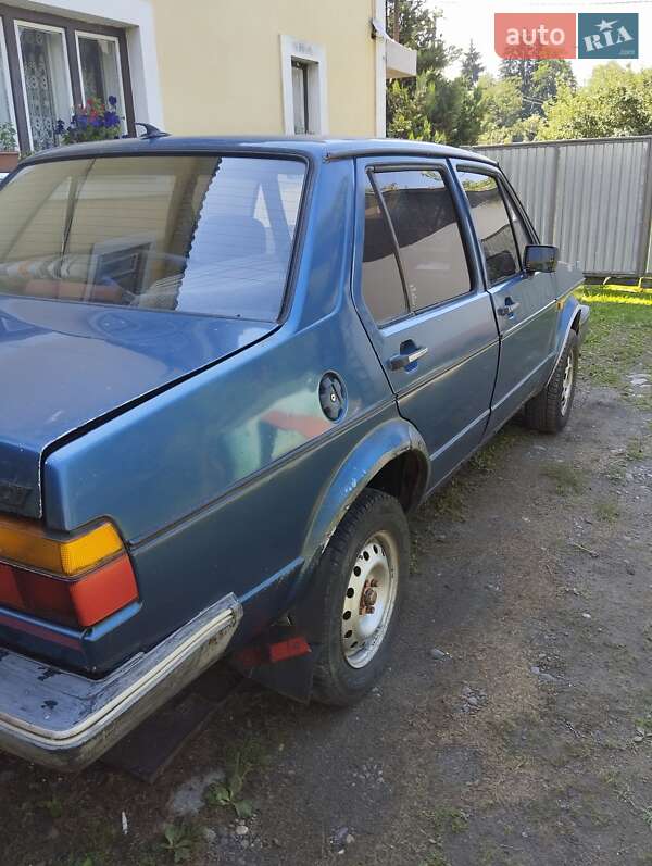 Седан Volkswagen Jetta 1982 в Иршаве