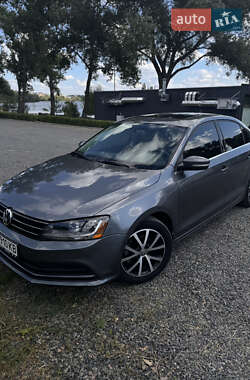 Седан Volkswagen Jetta 2016 в 