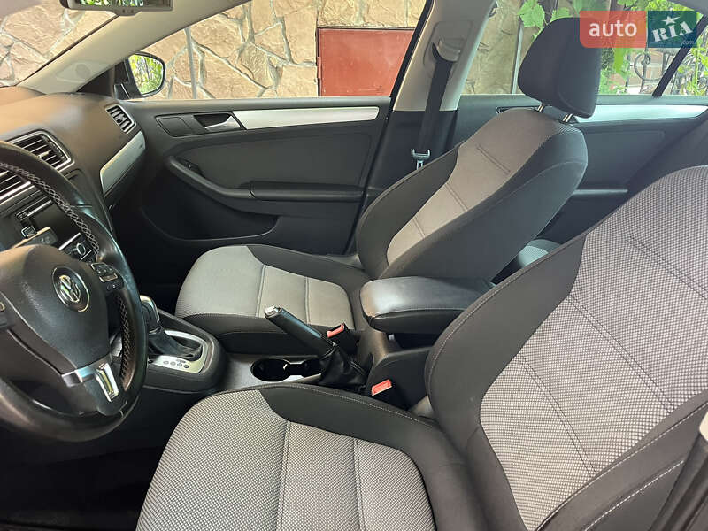 Седан Volkswagen Jetta 2013 в Тернополі