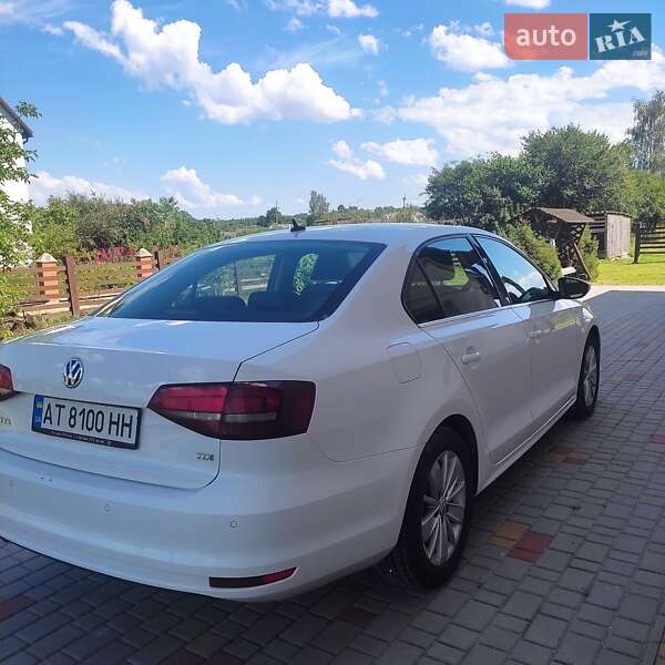 Седан Volkswagen Jetta 2016 в Калуше