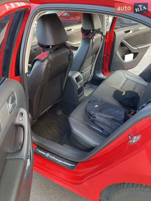 Седан Volkswagen Jetta 2014 в Києві