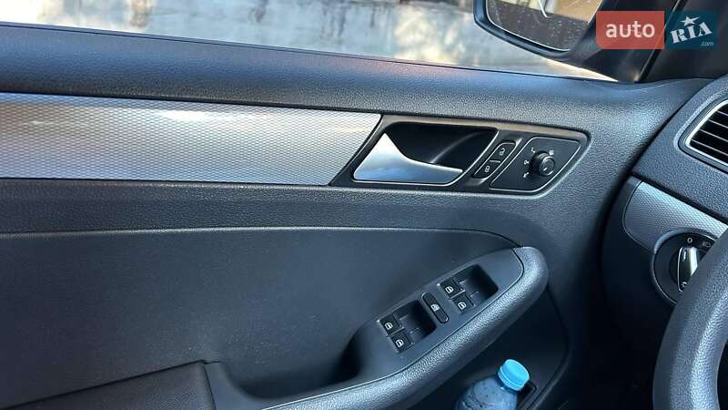 Седан Volkswagen Jetta 2017 в Києві