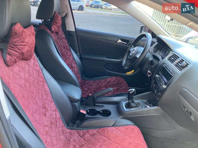 Седан Volkswagen Jetta 2014 в Києві