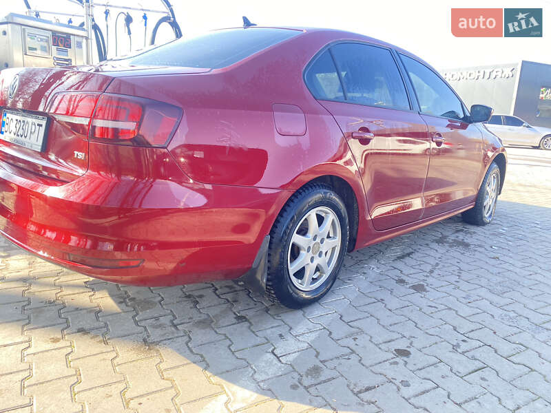 Седан Volkswagen Jetta 2016 в Львові