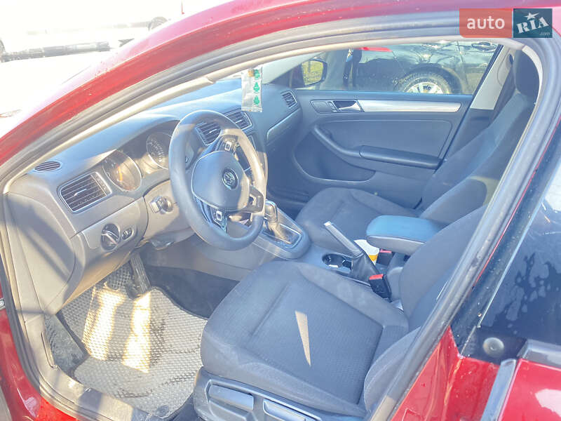 Седан Volkswagen Jetta 2016 в Львові
