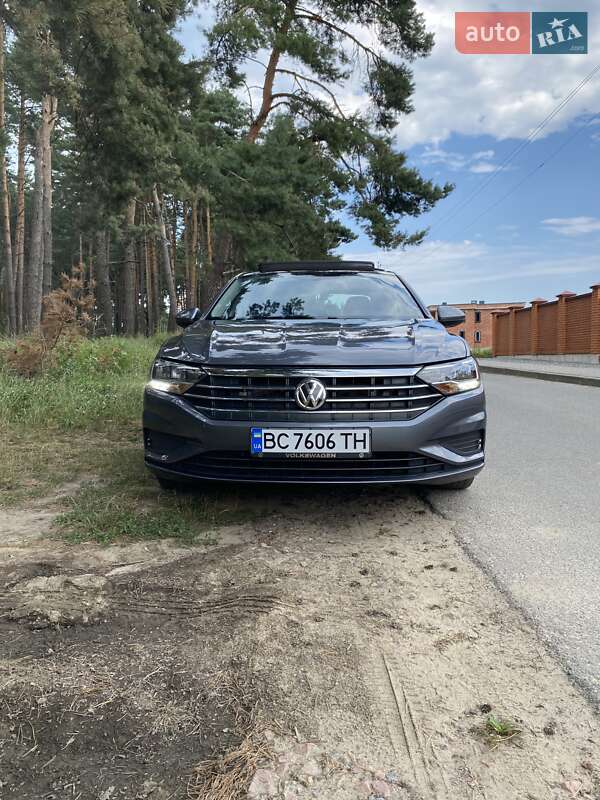 Седан Volkswagen Jetta 2018 в Львове