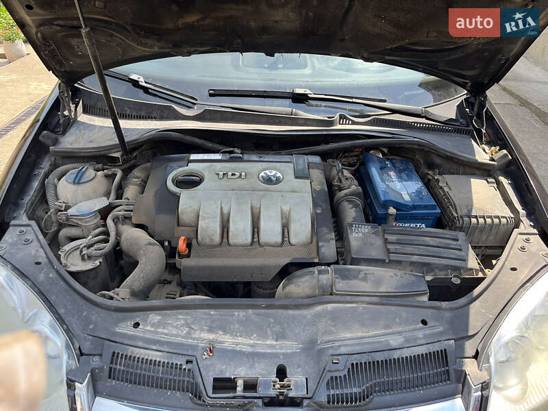 Седан Volkswagen Jetta 2009 в Жидачове