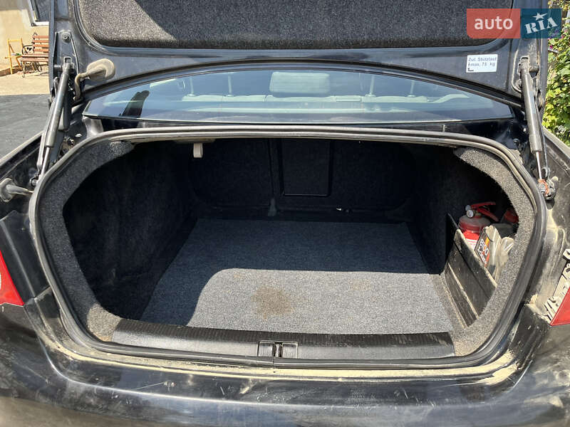 Седан Volkswagen Jetta 2009 в Жидачове