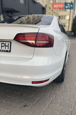 Седан Volkswagen Jetta 2017 в 