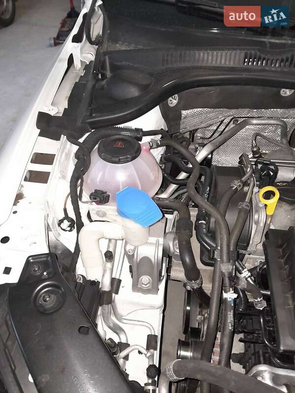 Седан Volkswagen Jetta 2017 в Львові