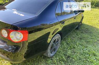 Седан Volkswagen Jetta 2005 в Борщеве