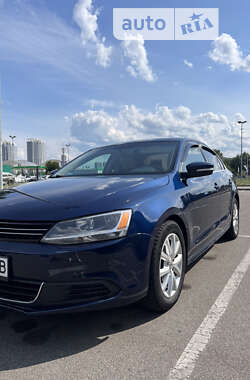 Седан Volkswagen Jetta 2014 в Києві