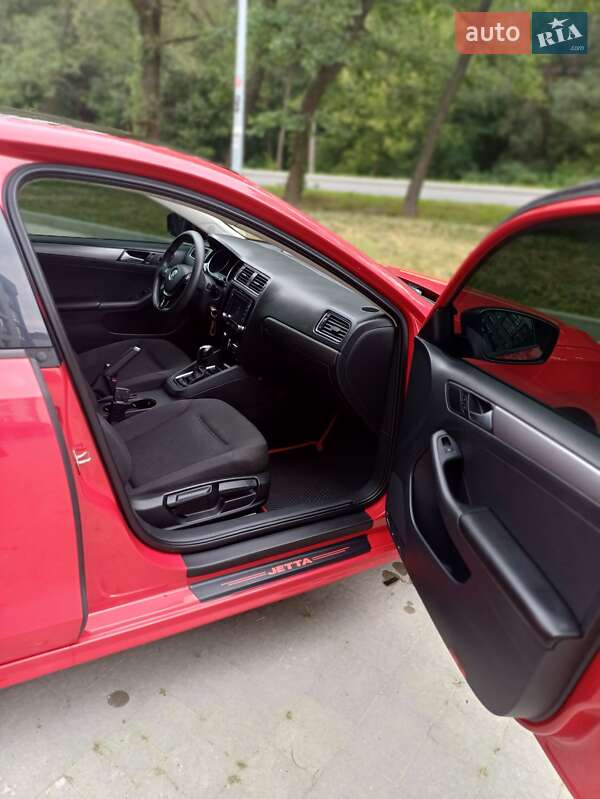 Седан Volkswagen Jetta 2014 в Львове