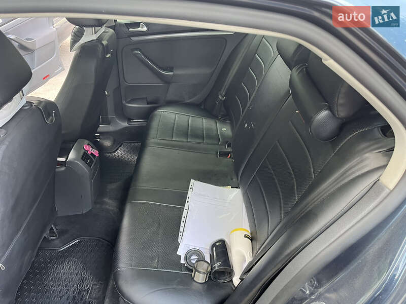 Седан Volkswagen Jetta 2009 в Киеве