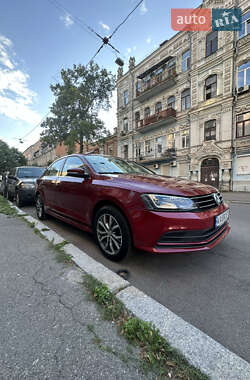 Седан Volkswagen Jetta 2016 в Киеве