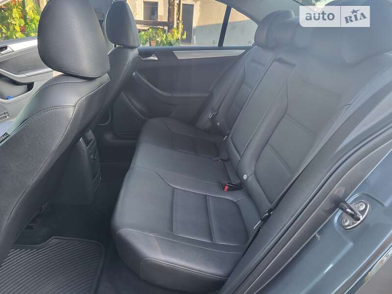 Седан Volkswagen Jetta 2012 в Николаеве