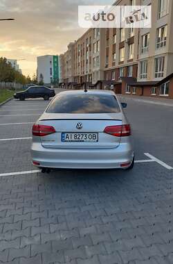 Седан Volkswagen Jetta 2014 в Києві