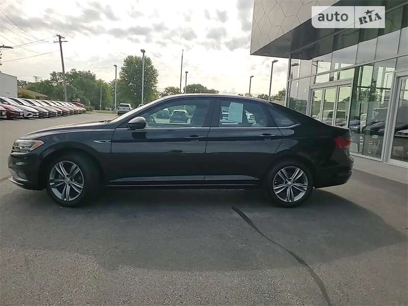 Седан Volkswagen Jetta 2019 в Львові