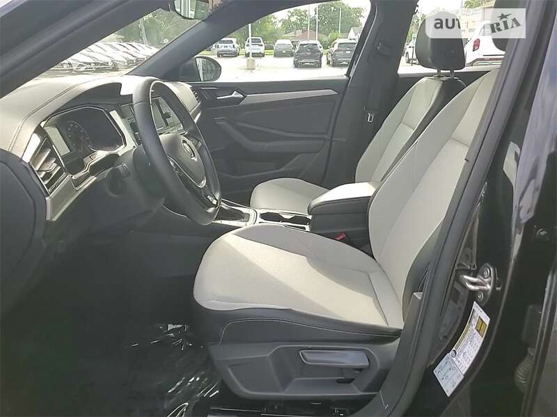 Седан Volkswagen Jetta 2019 в Львові