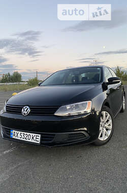 Седан Volkswagen Jetta 2012 в Києві