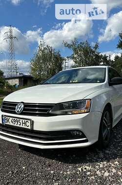 Седан Volkswagen Jetta 2015 в Вараші