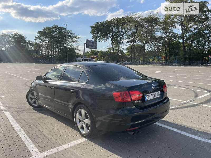 Седан Volkswagen Jetta 2012 в Одесі