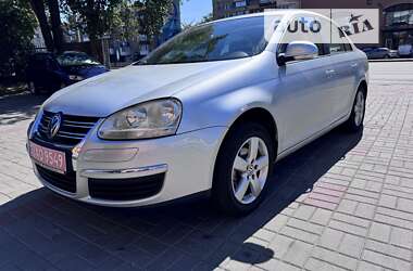 Седан Volkswagen Jetta 2005 в Києві