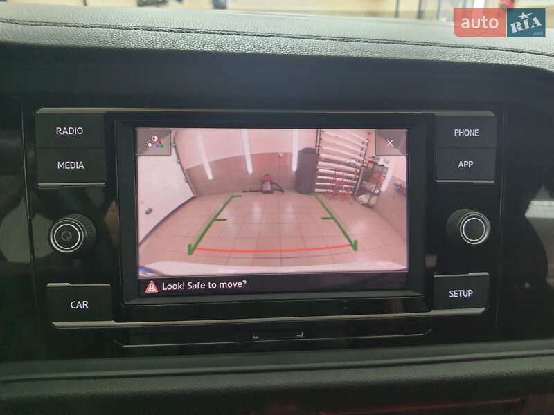 Седан Volkswagen Jetta 2019 в Киеве