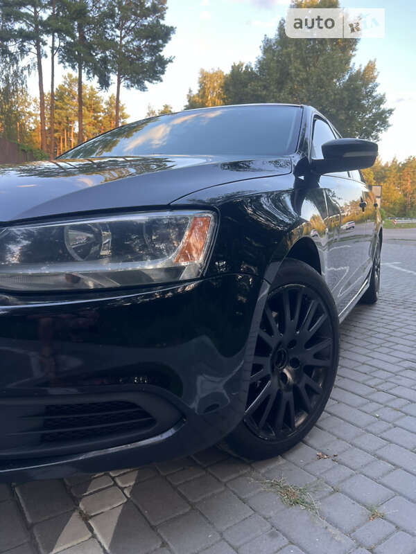 Седан Volkswagen Jetta 2014 в Киеве