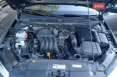 Седан Volkswagen Jetta 2013 в 