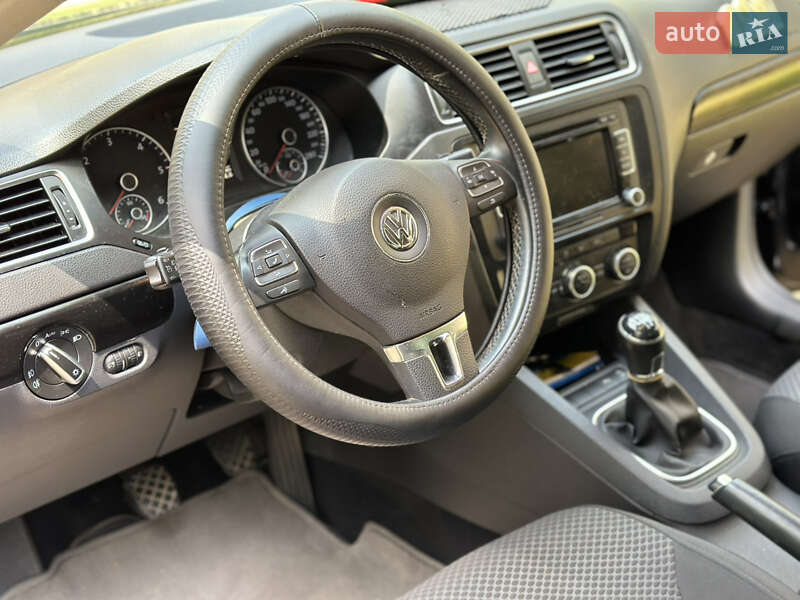 Седан Volkswagen Jetta 2014 в Сумах