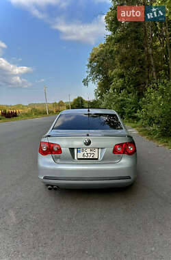 Седан Volkswagen Jetta 2006 в Львове