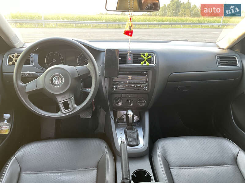 Седан Volkswagen Jetta 2014 в Щирце
