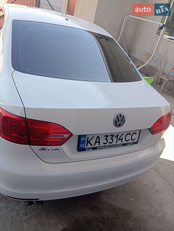 Седан Volkswagen Jetta 2012 в Києві